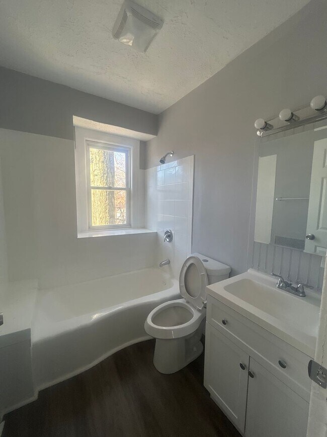 Foto del edificio - 5bd Single Cleveland Heights Section 8