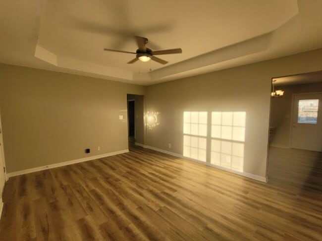 Building Photo - $1450 - 3 Bedrooms 2 Bath Adorable Ranch Home