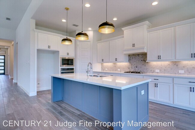 Building Photo - 4 br, 3.5 bath House - 909 Quail Hollow Av...