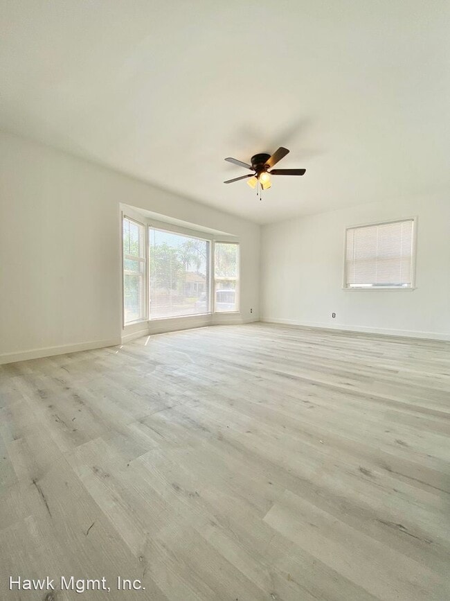 Building Photo - 2 br, 1 bath House - 4823 Dunrobin Ave.