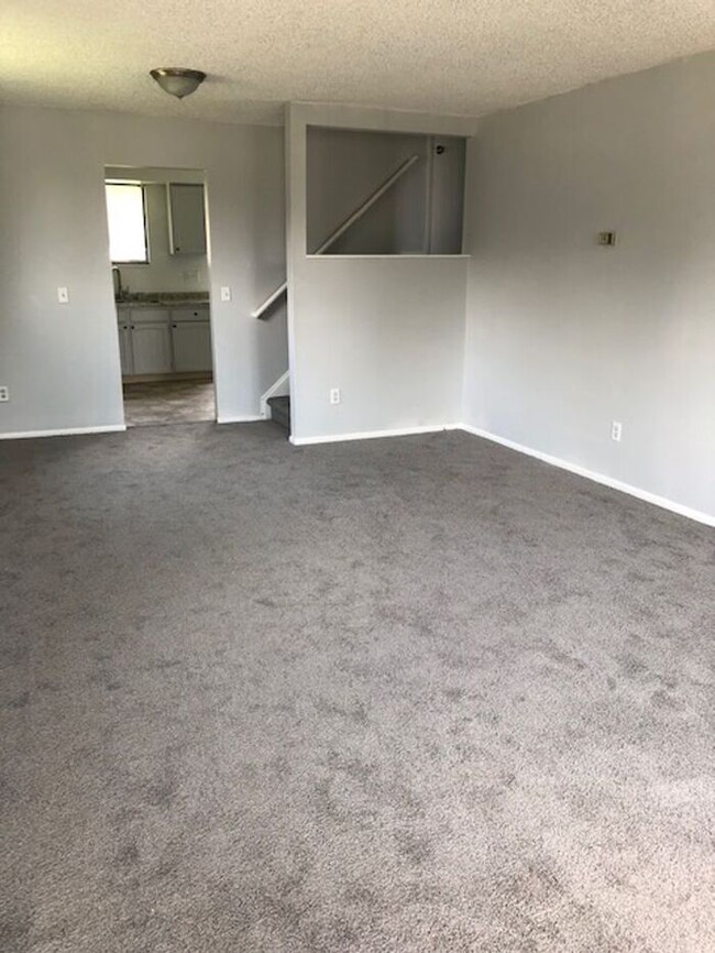Building Photo - Two bedroom 1 bathroom duplex in Wheat Ridge
