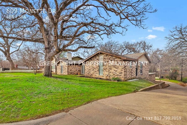 Photo - 609 Monette Dr House