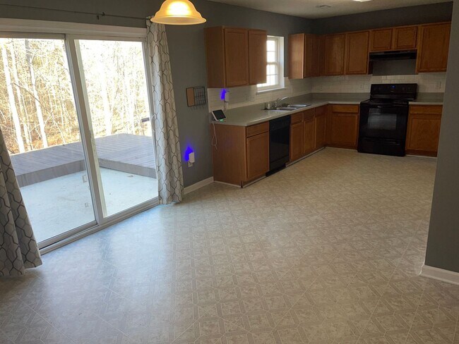 Foto del edificio - Move In Special On Beautiful 3 Bedroom Home!