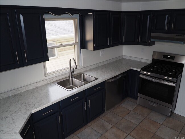 Building Photo - 364 Mulry Ln