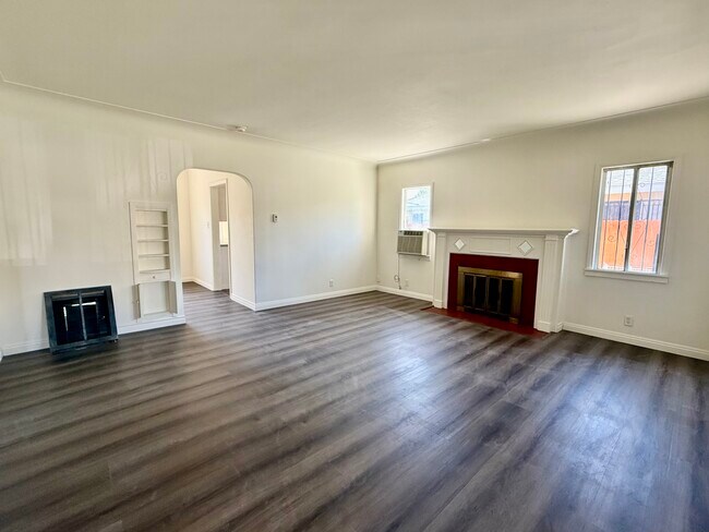 Sala de estar - 330 W Bencamp St