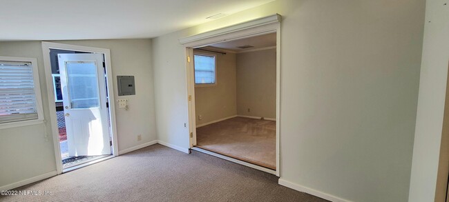 Building Photo - 3684 Riverside Ave