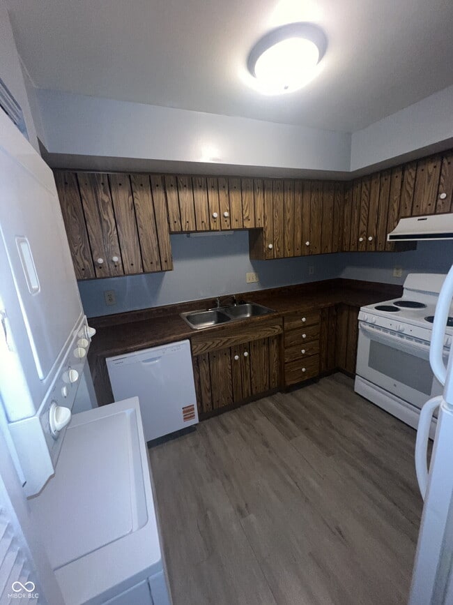 Building Photo - 1310 Millerwood Ct