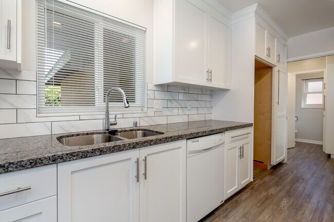 Building Photo - Beautifully Updated Single-Level Home with...