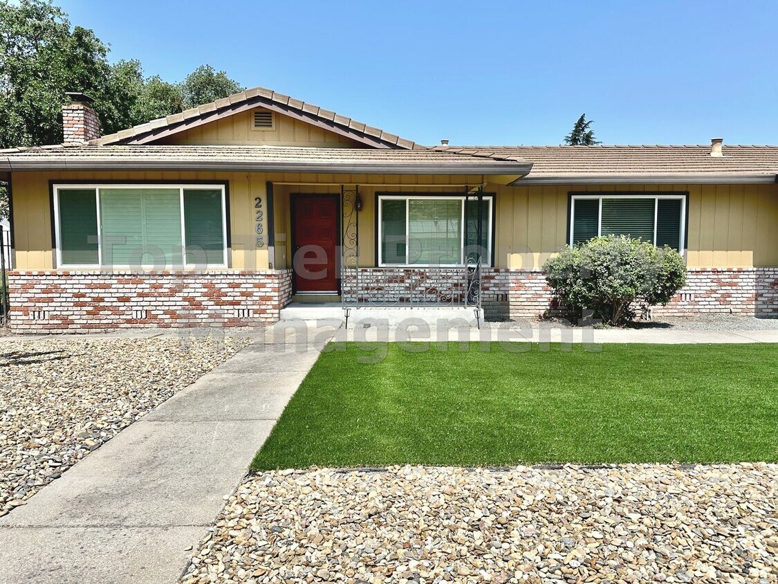 Foto principal - Very nice 3 Bed, 2 Bath, 1,919 Sqft Walnut...