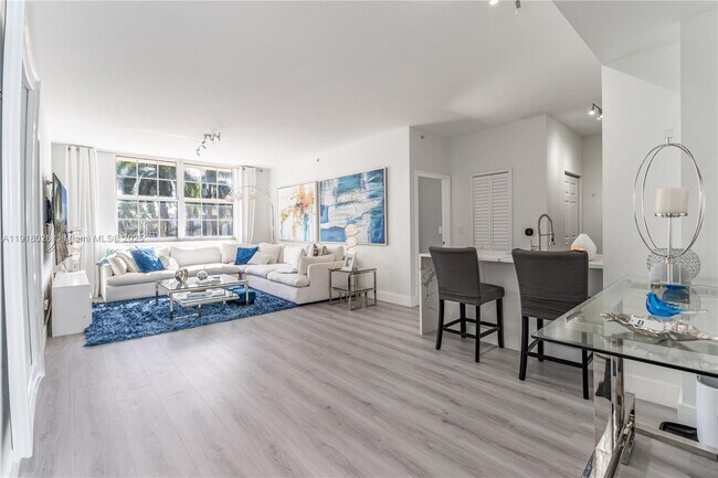 Foto del edificio - 651 Okeechobee Blvd