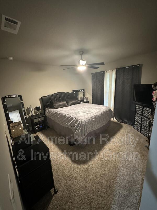 Foto del edificio - 3021 Tiffany Ln