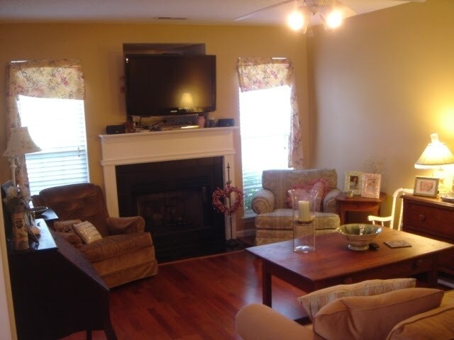 Living Room 2 - 1113 Academic Dr