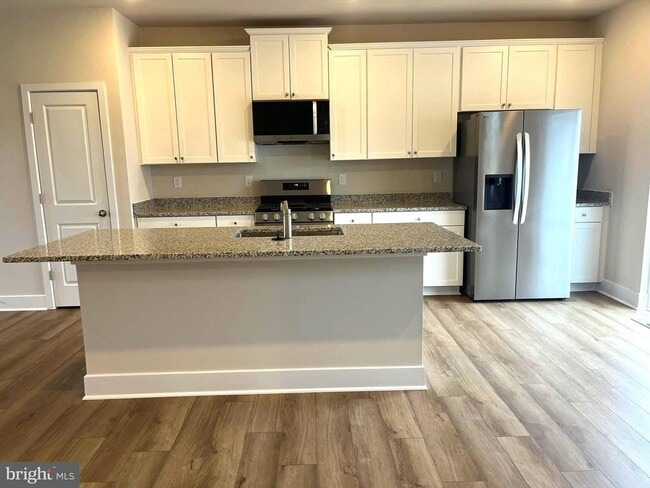 Foto del edificio - 7618 Johnnycake Rd