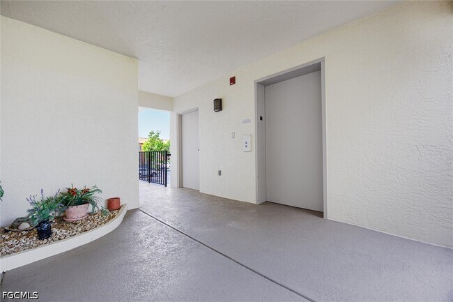 Foto del edificio - 16200 Bay Pointe Blvd