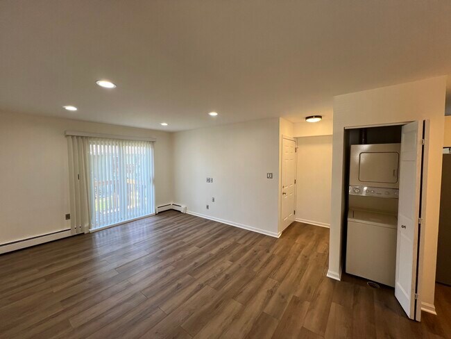 Foto del edificio - 2100 Light Road