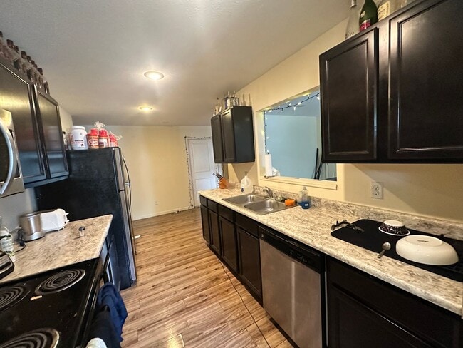 Foto del edificio - 1207-1207 Euclid Ave