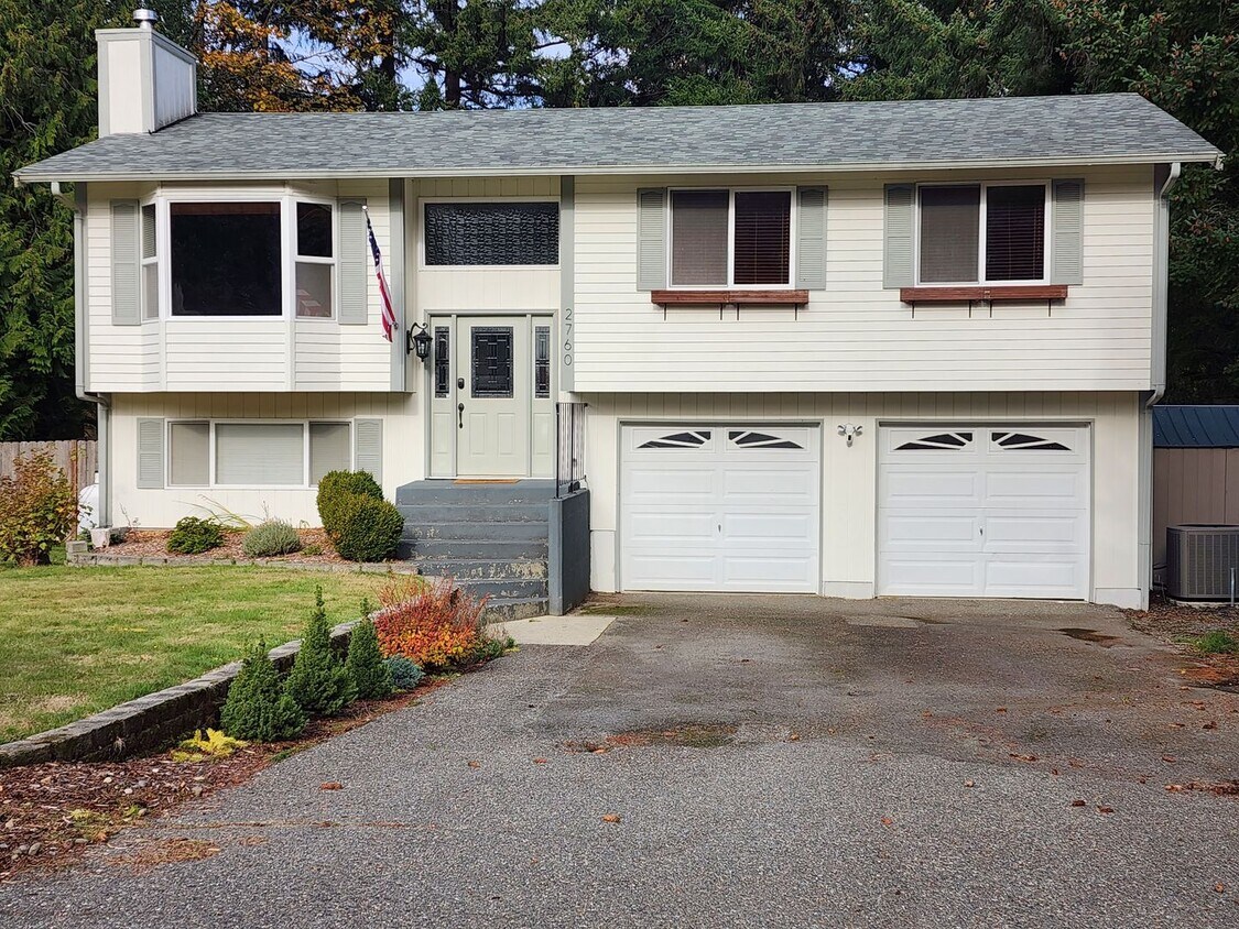 Bright and cozy 3 bedroom home with large House Rental in Port