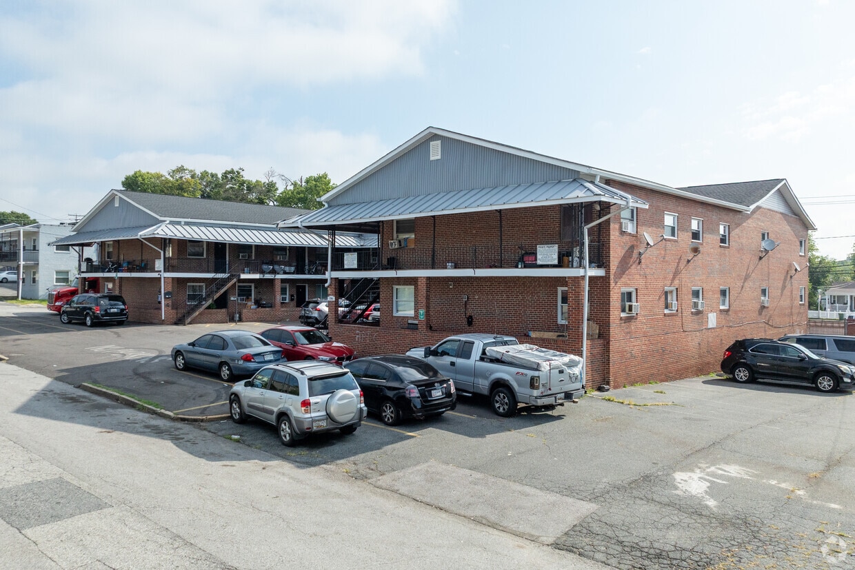 Primary Photo - Elrino Apartments