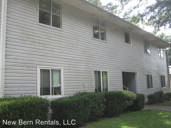 Building Photo - 2 br, 1 bath House - 310-C Briarwood Ln