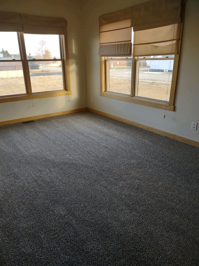 Foto del edificio - 155 Mulligan Ln