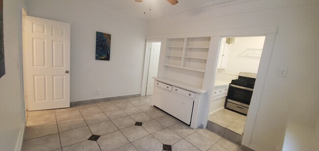 Foto del edificio - 16 Thornton Ave