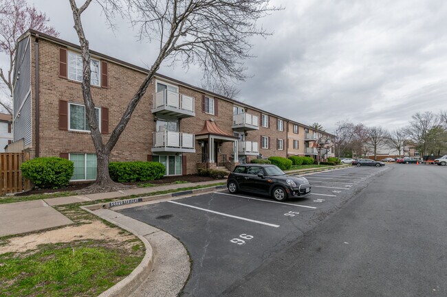 Building Photo - 8386 Brockham Dr