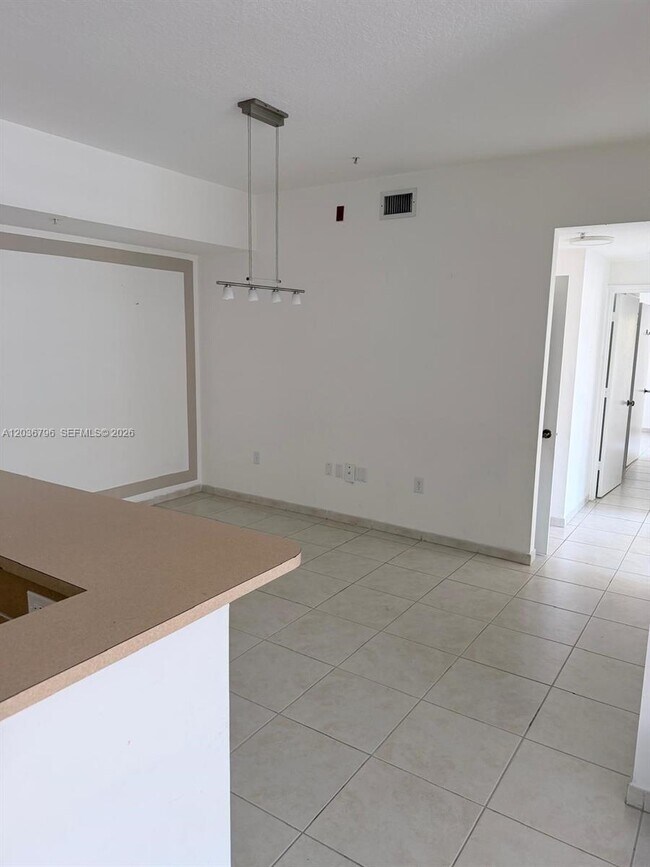 Foto del edificio - 7220 NW 114th Ave