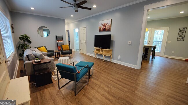 Foto del edificio - 2112 Samuel Pl