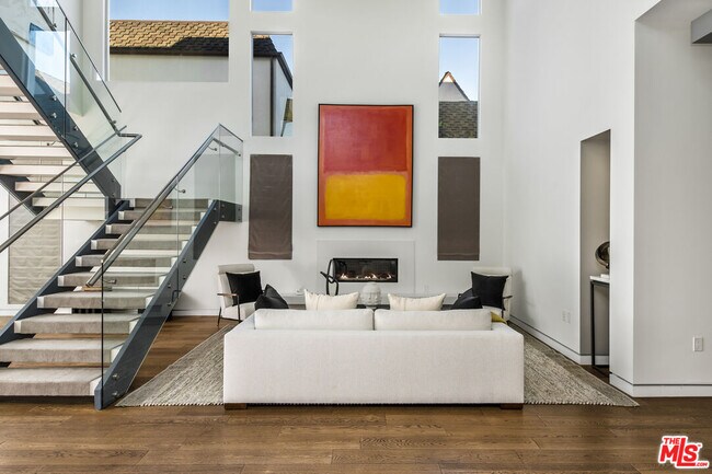 Foto del edificio - 455 N Kilkea Dr