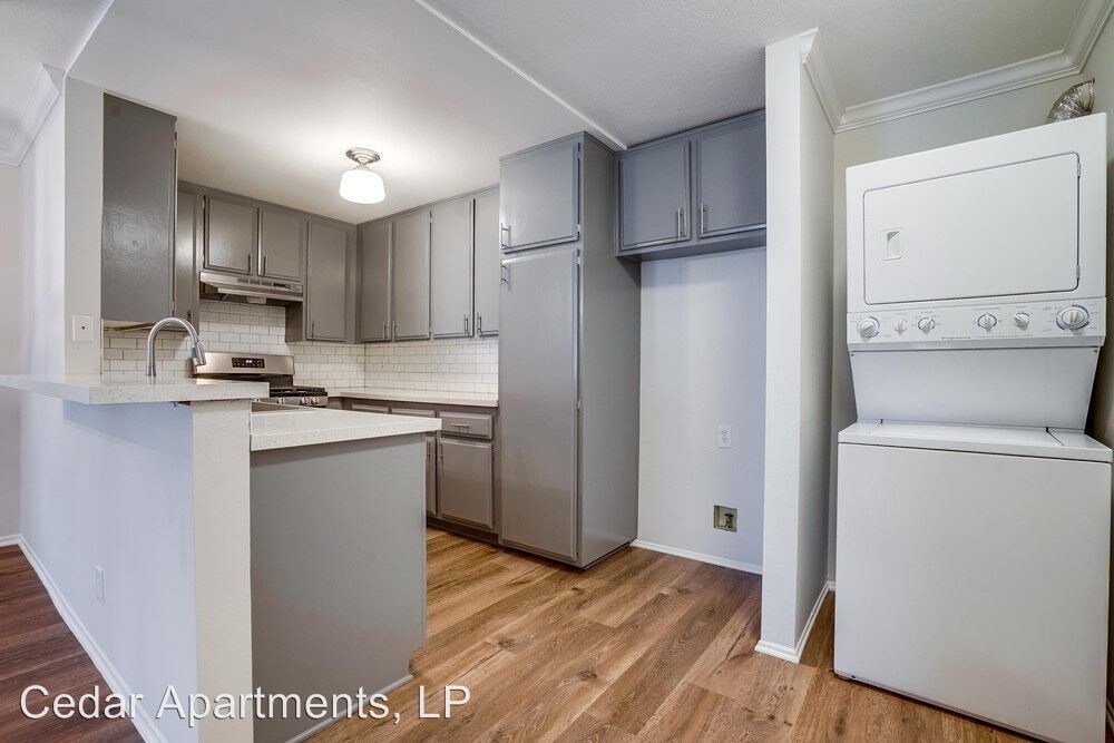 Primary Photo - 311 E Cedar Ave
