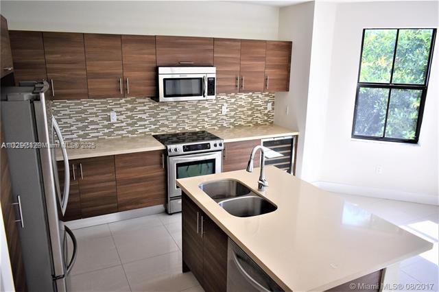 Foto del edificio - 6930 NW 106th Ave