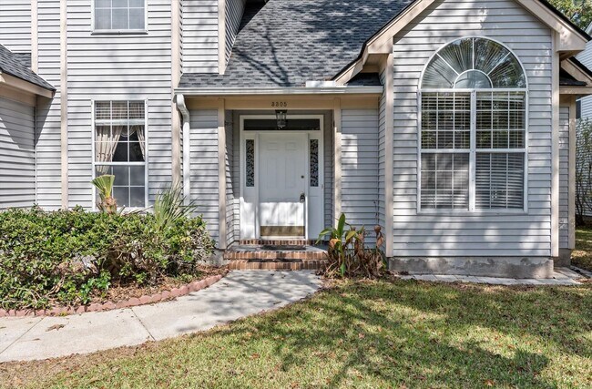 Building Photo - 3 BR, 2.5 BA, 2 Car Garage -- Charleston N...