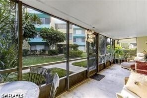 Building Photo - 925 Palm View Dr