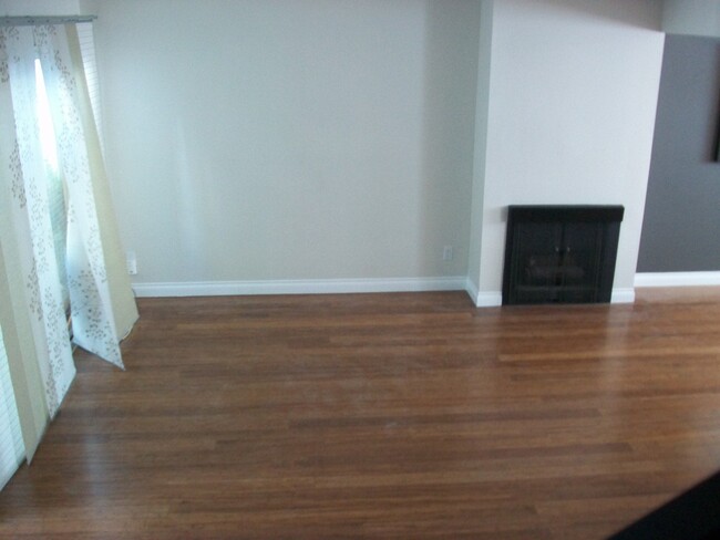 Foto del edificio - 18550 Hatteras St