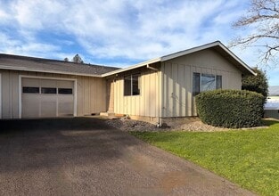 Building Photo - 131-145 Ash St