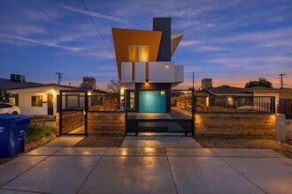 Building Photo - 1933 E Monroe St