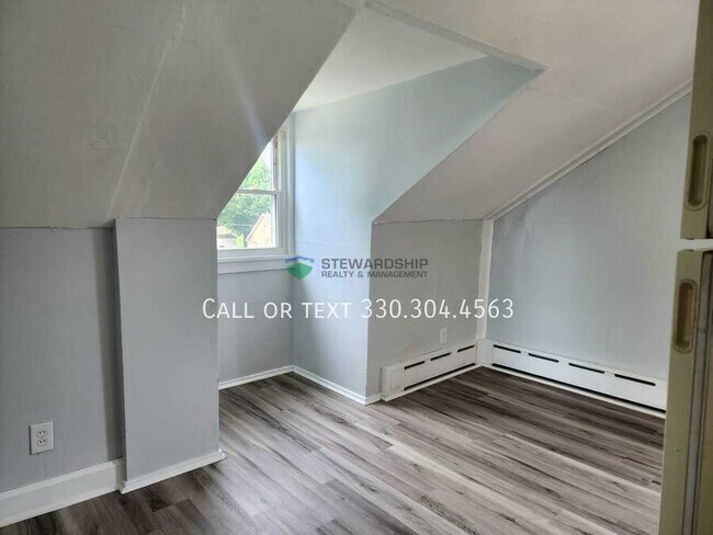 Foto del edificio - 12990 Lincoln Way W