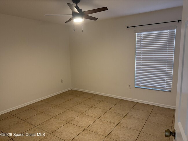 Foto del edificio - 1648 Sweetwood Dr