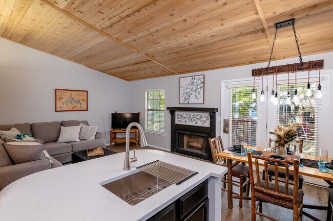 Building Photo - 235 Ozark Mountain Resort Dr