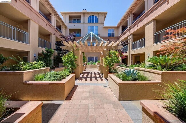 Building Photo - Downtown San Jose Gem: Stunning 2-Bedroom ...