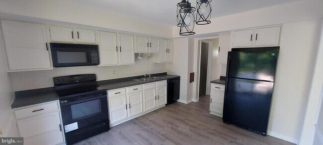 Building Photo - 13029 Open Hearth Way