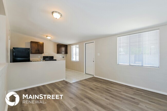 Building Photo - 1733 S Avenida Regulo