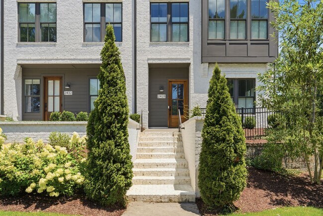 Building Photo - End-Unit Townhome with Private Rooftop Terrace in Myers Park!!
