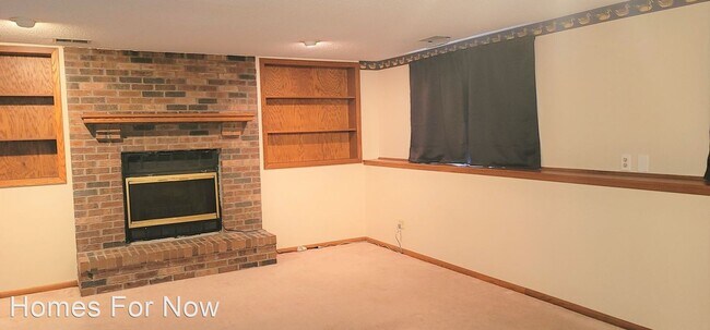 Building Photo - 2 br, 2 bath House - 4497 Clover Lane #B