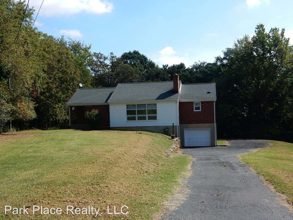 Primary Photo - 2 Upland Dr
