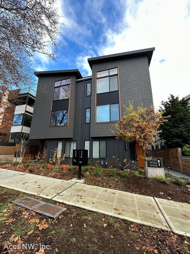 3920 Linden Ave N, Seattle, WA 98103 House Rental in Seattle, WA