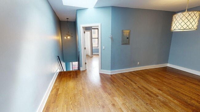 Building Photo - 6817 Myrtle Ave