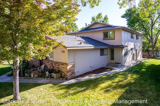 Building Photo - 644 Oakwood Dr