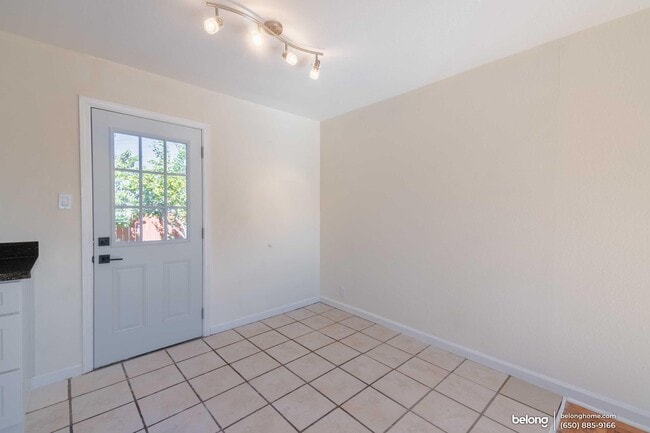 Building Photo - 1428 Camellia Dr