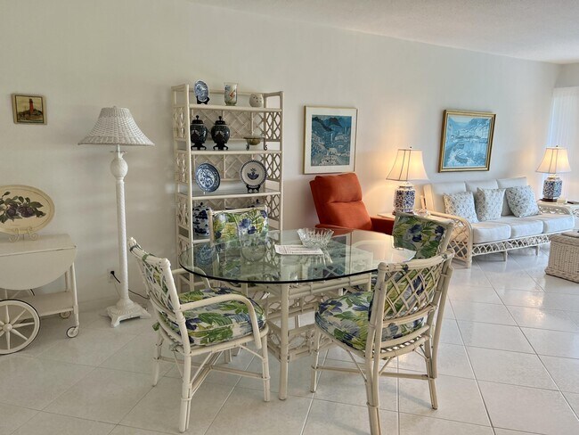 Building Photo - 478 Tequesta Dr